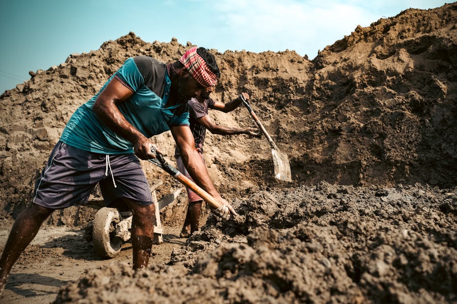 Australian labor digging at construction site, impacting Korean expats economically